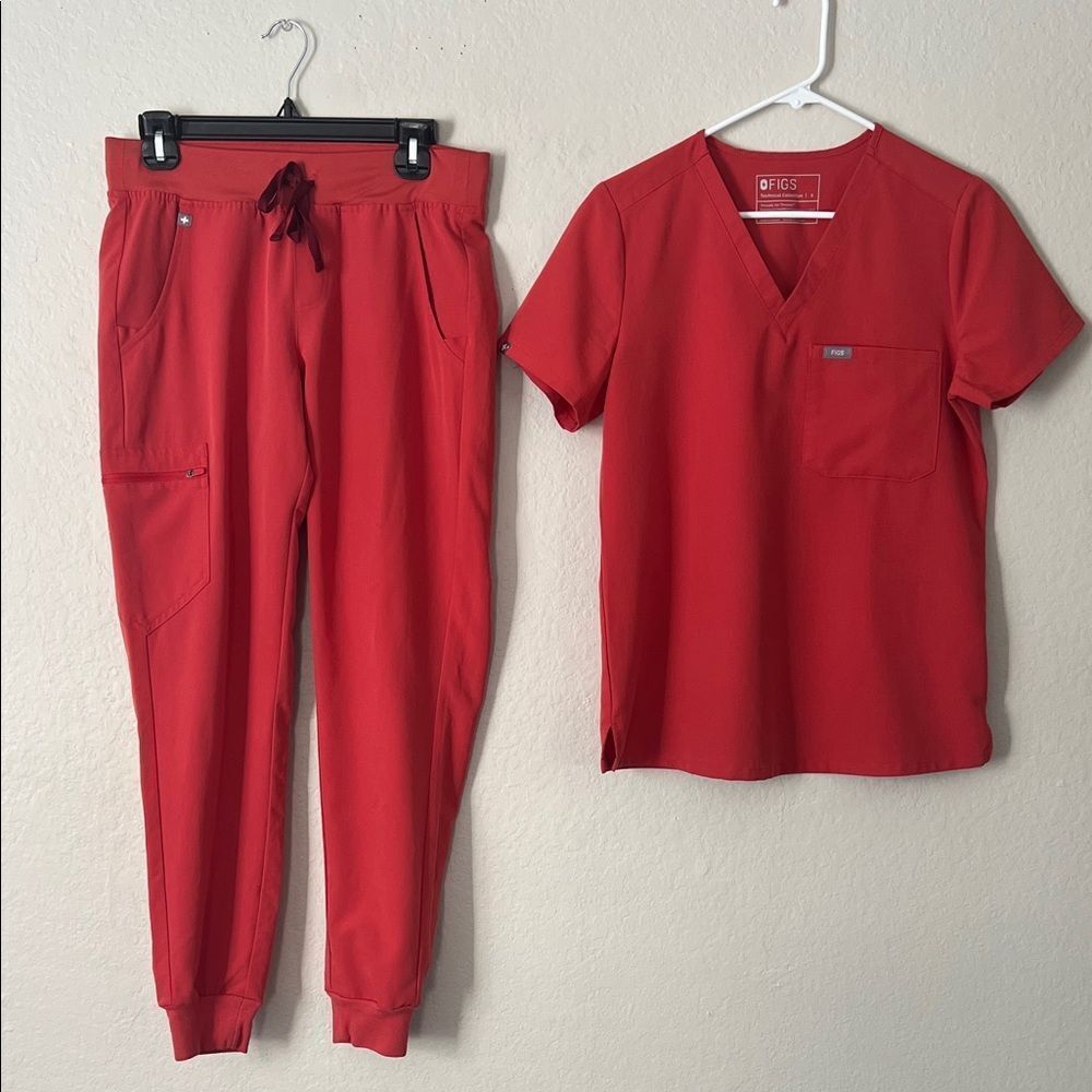 Like New! Figs Orange Scrub Set Zamora Jogger Pants Catarina Scrub Top Size S